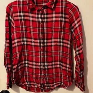 Cklass women’s Red Plaid Button-Up flannel Shirt size L